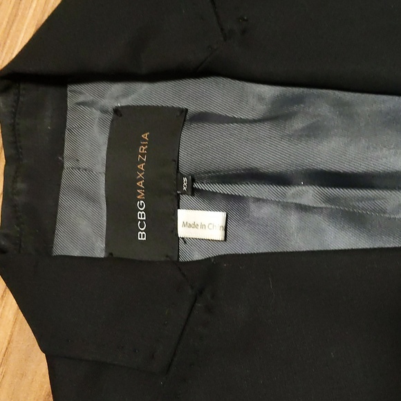 BCBGMaxAzria Blazer with Puff Sleeve - Picture 4 of 6